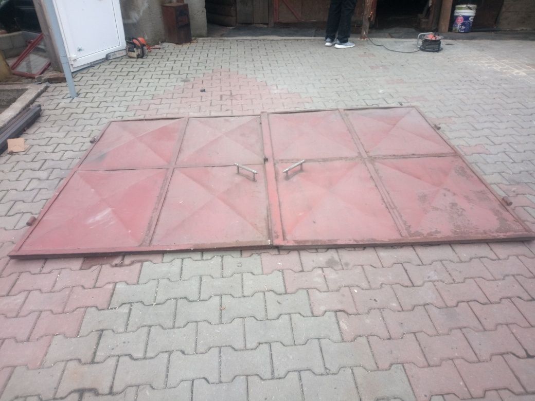 Vand porti garaj