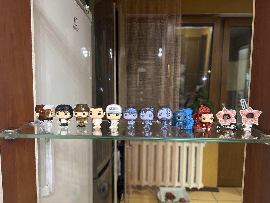 Продам фигурки от kinder joy из серий STRANGER THINGS за 500 тг