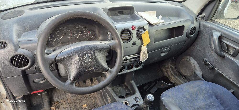 Dezmembram Peugeot Partner 2.0 RHY 2006