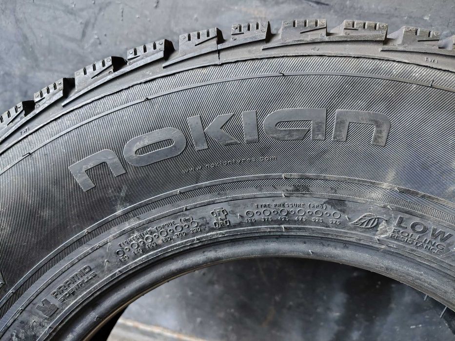 4бр.НОВИ зимни гуми NOKIAN 205/80/16C 110R DOT 1318