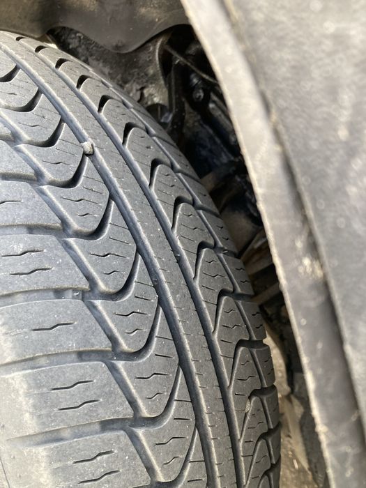 Резина липучка на ниву новая