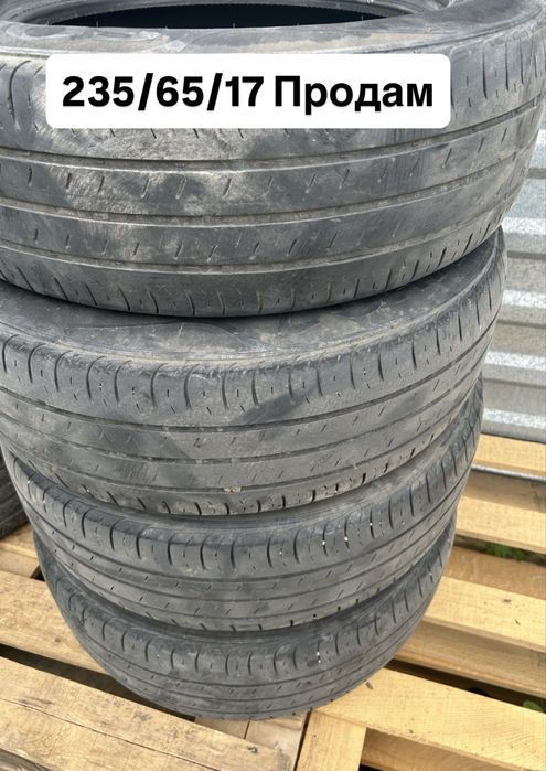 Продам резину 235/65/17