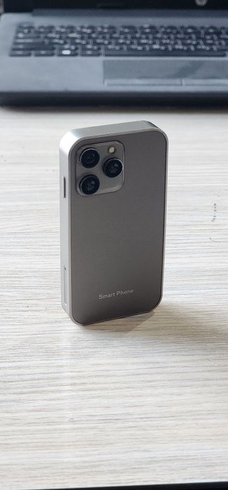 Продаётся мини телефон XS15 почти новый