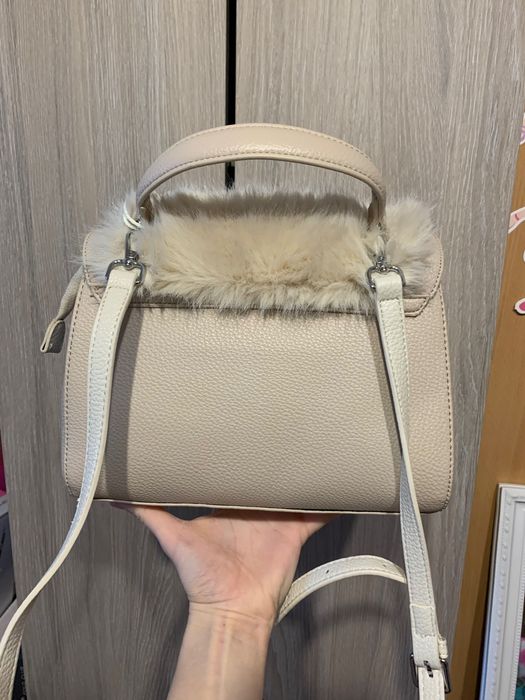 Пухкава дамска чанта - Нова!