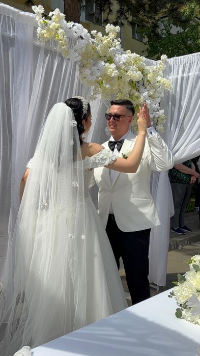 Rochie mireasa + voal+ accesoriu