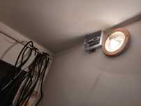 Montez instalați electrice lustre, întrerupatoare , prize , tablouri