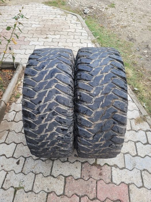 Vand 2 cauciucuri