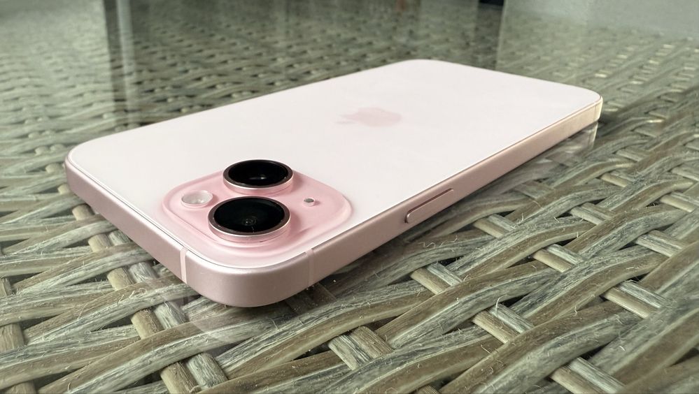 iPhone 15 Plus PINK - 128GB - IMPECABIL ! BATERIE 95% + 4 HUSE CADOU