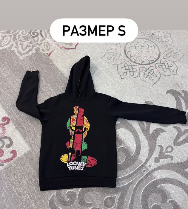 Отдам даром одежда женская, подросковый.