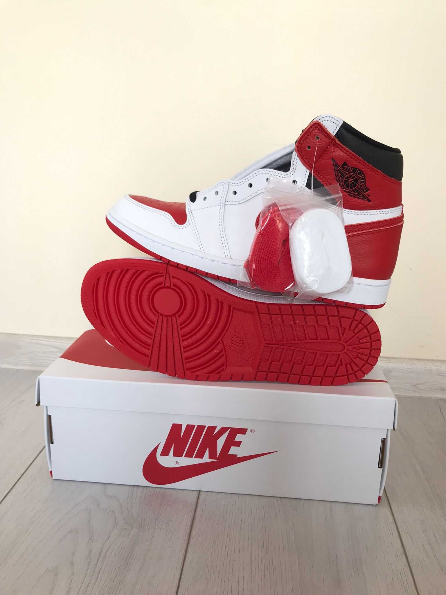 Jordan 1 Retro High OG Heritage size 37.5, 38, 42, 44, 48.5 - 1130RON