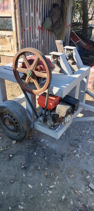 Spărgător lemne foarte puternic