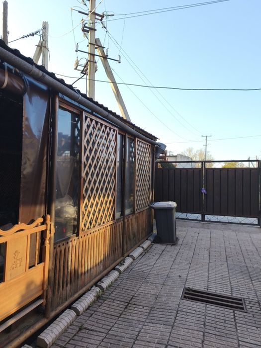 Продаем дом из 5 комнат с зимним садом и гостевым домиком ост.Луговая