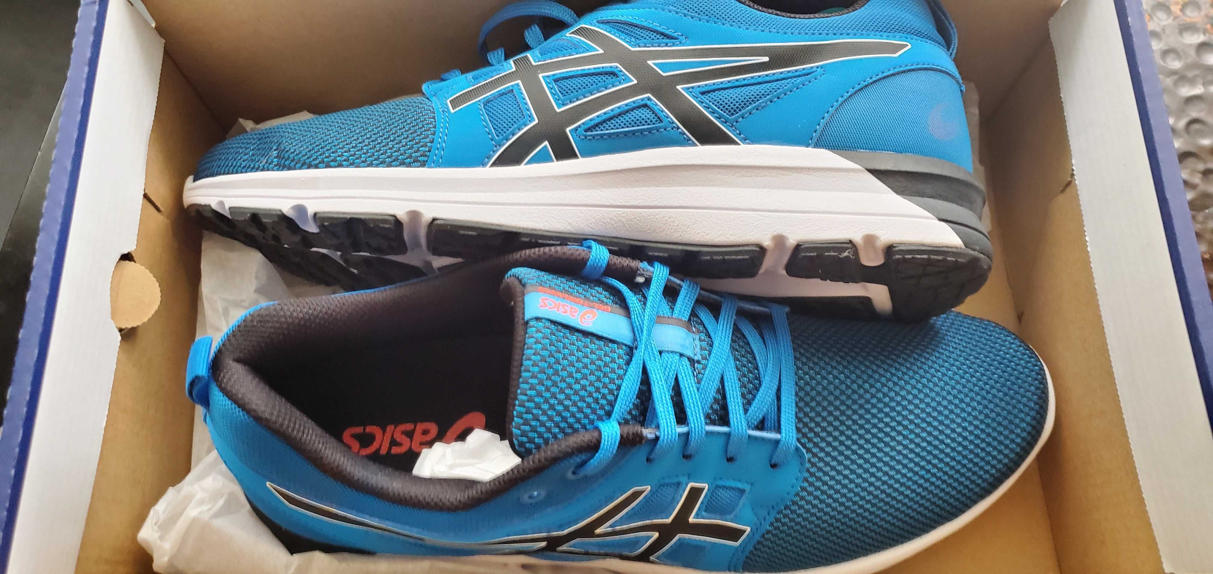 Продавам 3 чифта  Asics  Tiger Gel чисто нови.