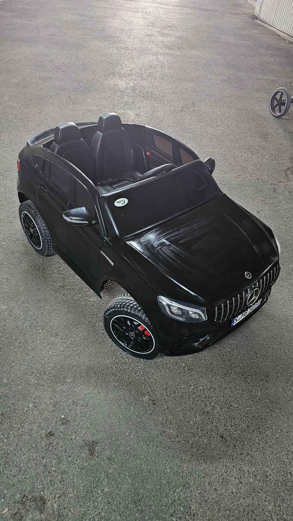 Акумулаторна кола за две деца + дистанционно - Mercedes