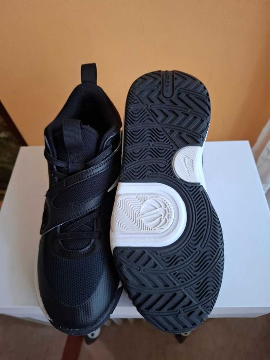 Детски маратонки Nike Team Hustle D 11