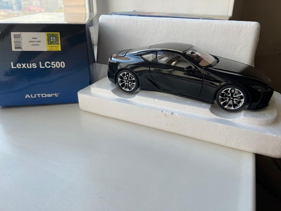 1:18 Lexus LC 500 black