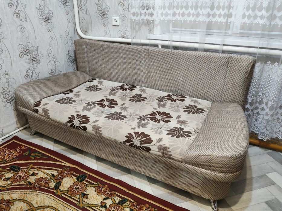 Продам диван в хорошем состоянии