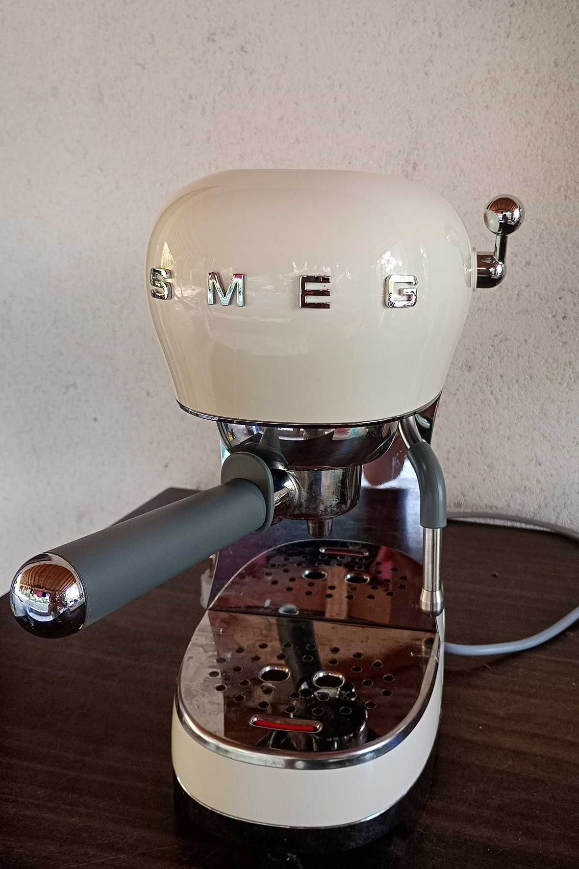 Кафе машина SMEG