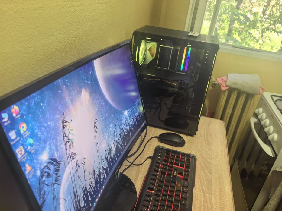 Calculator complet de gaming cu monitor și i7 9700