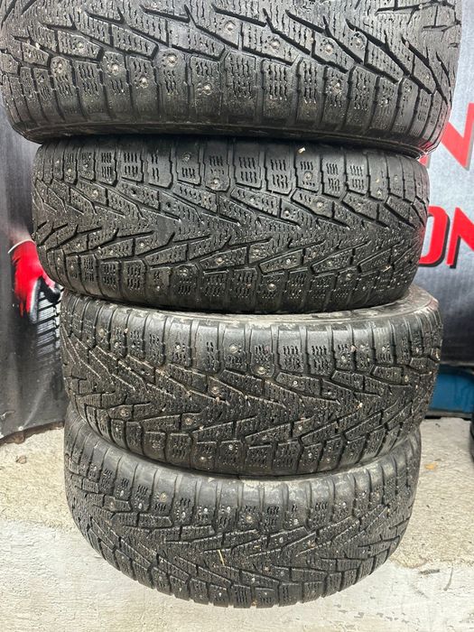 Продаются б/у зимние шины 4 шт