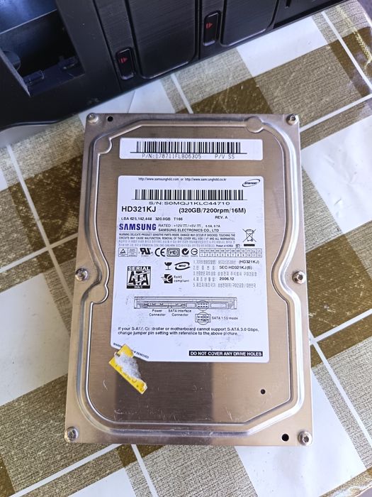 Vând PC funcțional cu Windows 7