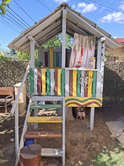 De vanzare casuta din lemn pentru copii