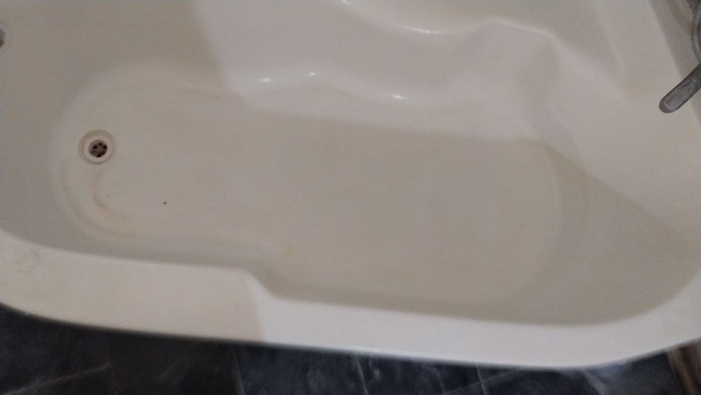 Ванна чугунная сотилади.