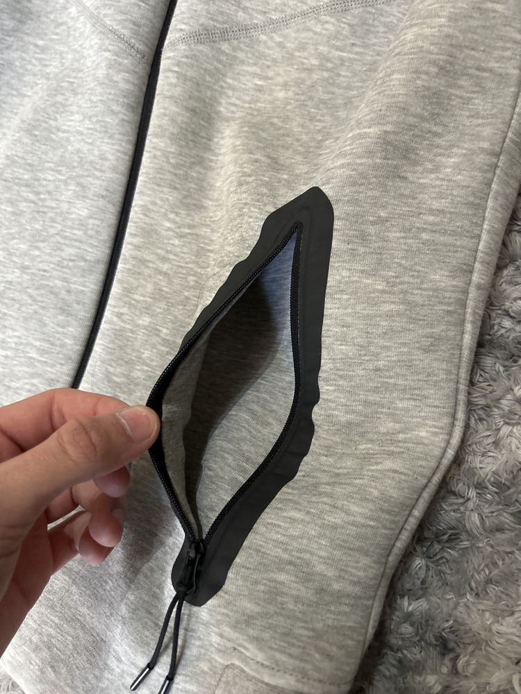 Nike tech fleece горница