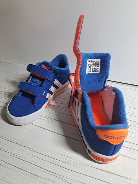 Детски маратонки adidas за момче