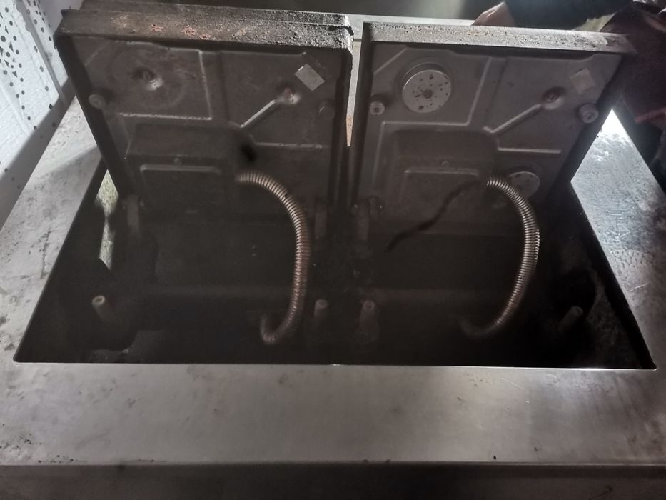 Plita de inox pe curent