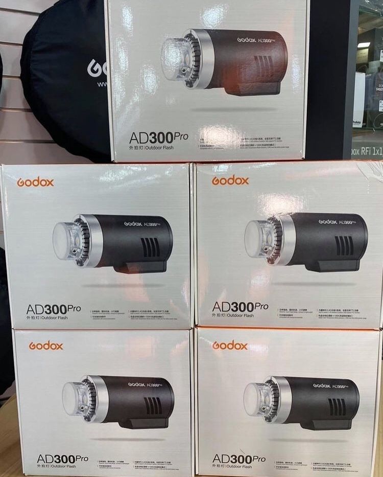 Студийный спешка Godox AD100 PRO