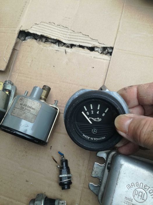 Продавам алтернатор/ динамо и други части за Авия.