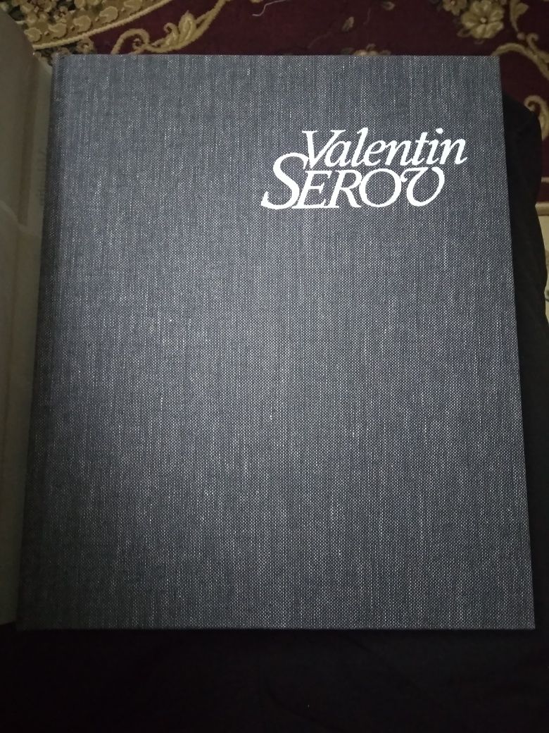 Книга посвященная художнику Валентину Серову
