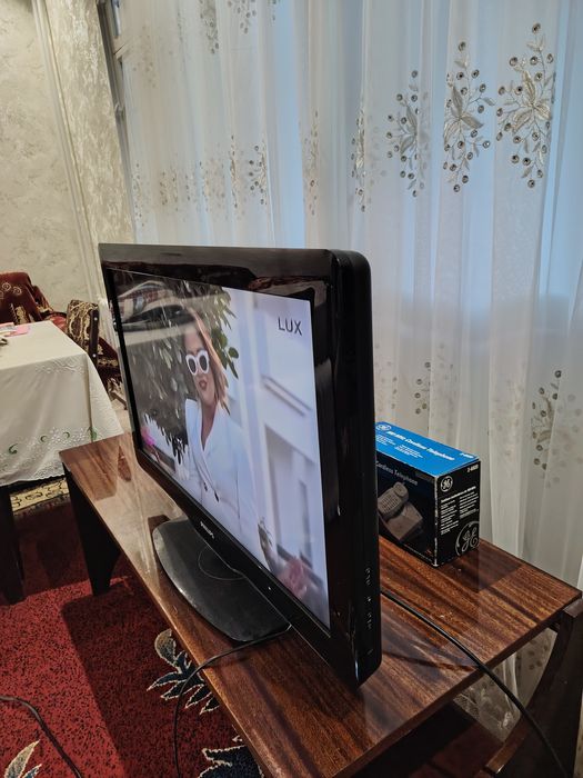 Телевизор Phillips 32 led Hd