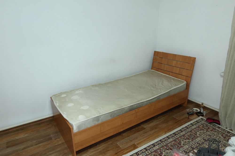 Кровать