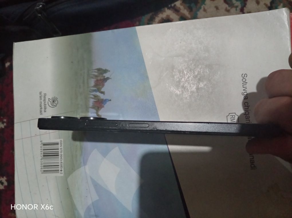 Redmi 13c holati ideal xotira 8/256 kamchilik yuq batareya 2 kun bemal