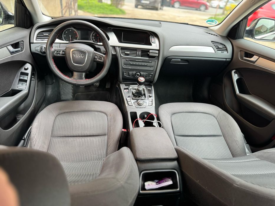 Vând sau schimb Audi A4 cu SUV