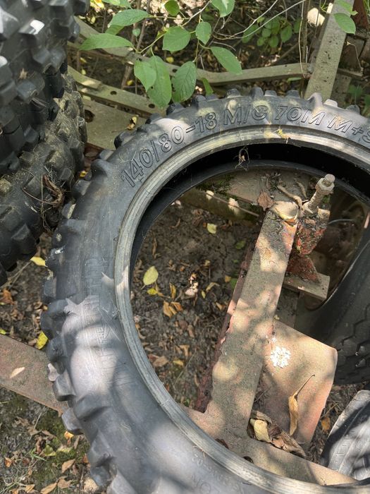 Anvelope Endurocross secand 140 80 -18 si 100/100-21 in stare buna