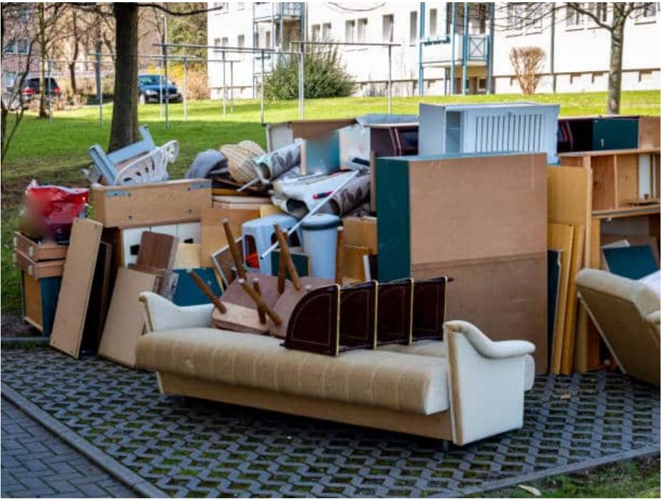 Изнасяне извозване и изхвърляне на стари мебели