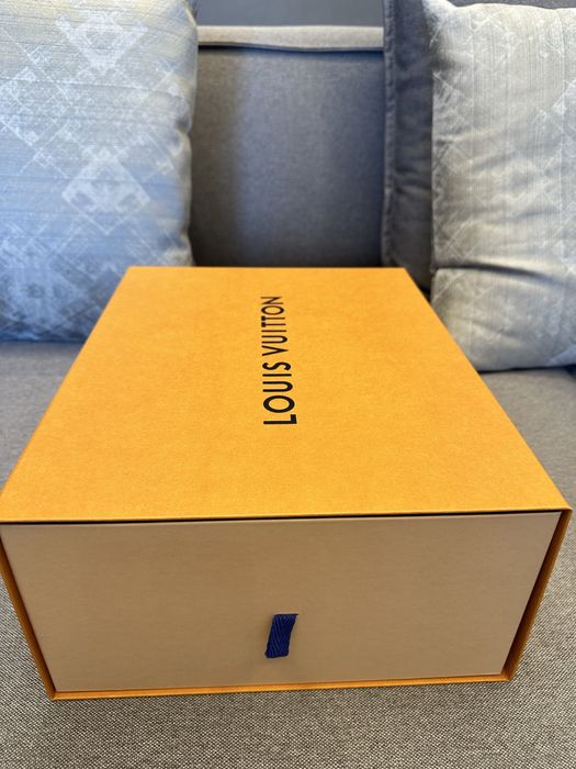 Обувки Louis Vuitton