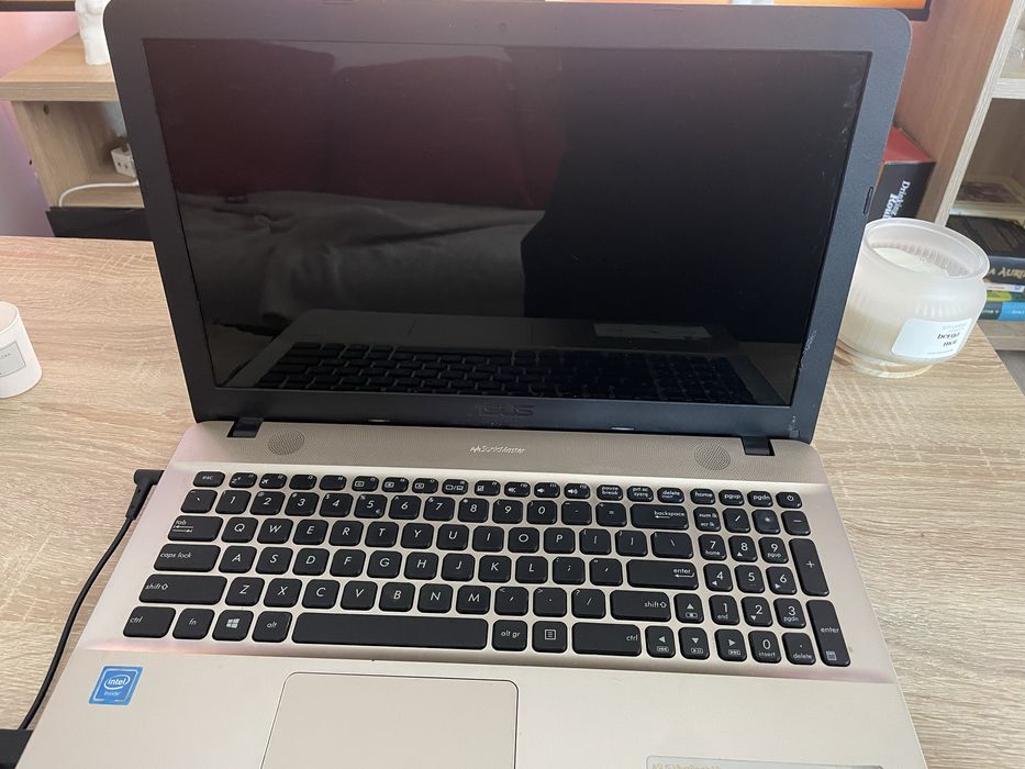 Vand laptop Asus Vivobook Max A541N