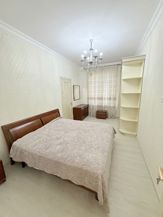 Циолковский кўчада 3 хонали 110 кв м квартира сотилади