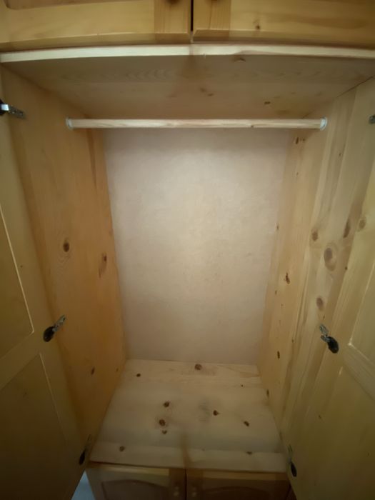 Трикрилен гардероб