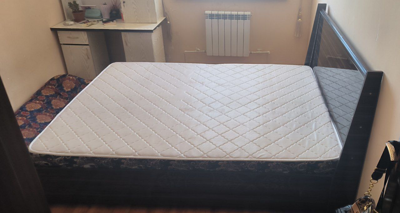 Shfaner va spalniy kravat Matrasi Artipedichiskiy  sotladi matirali Ak