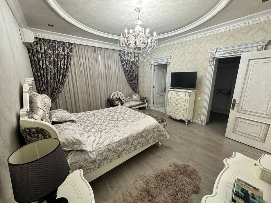 ул. Шевченко 182 кв.м. 4 комнатная