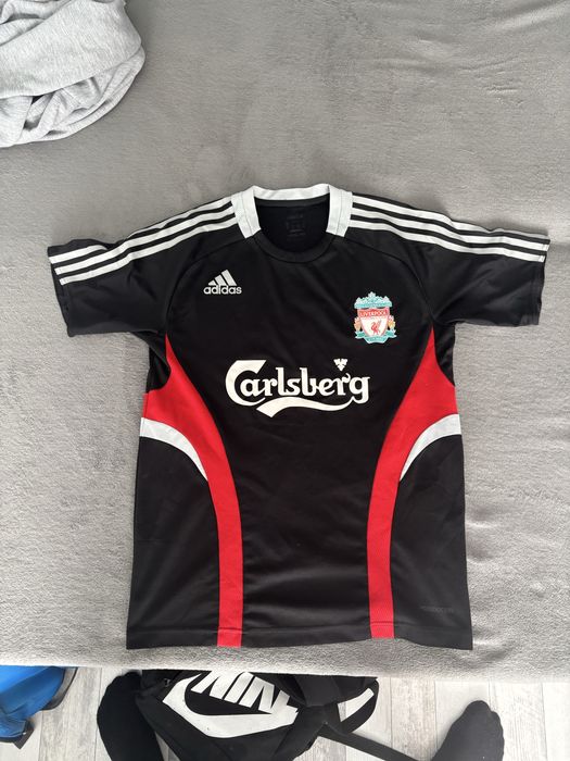 Тениски и екипи.