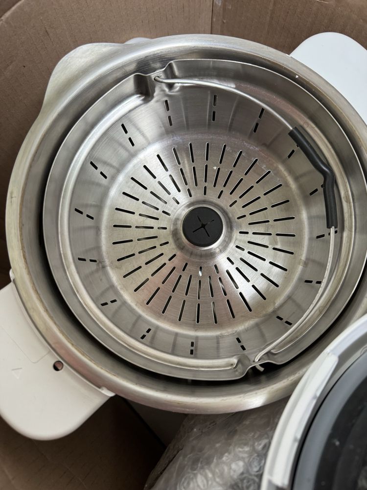 Мултикукър, Кухненски Робот - Moulinex Companion XL HF805, 1550W!
