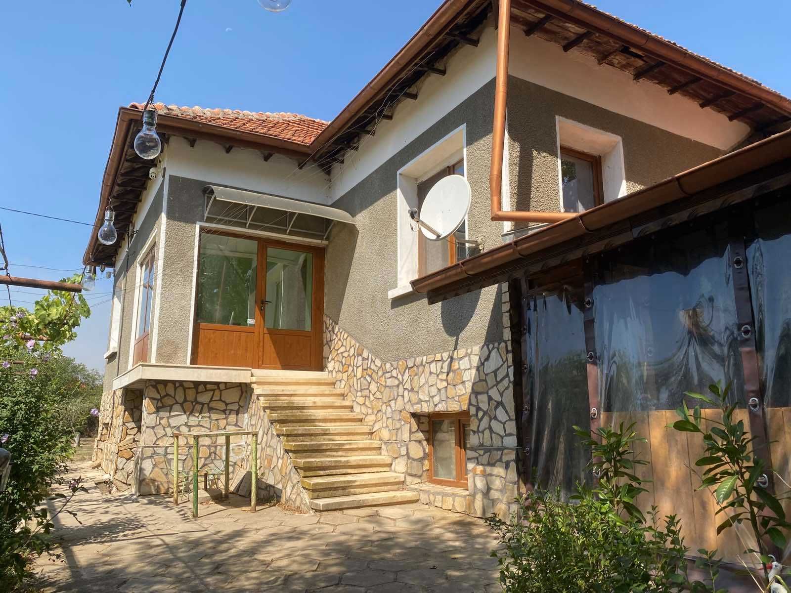 Продавам къща в с.Борован