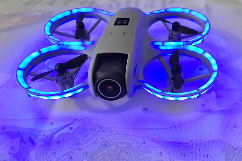 Drona GT3 + 2 acumulatori + ochelari VR noua