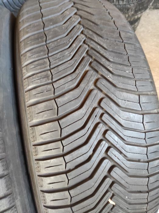 235/60/18 Michelin